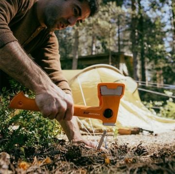 FISKARS X13 Ultra Hafif Kamp Baltası